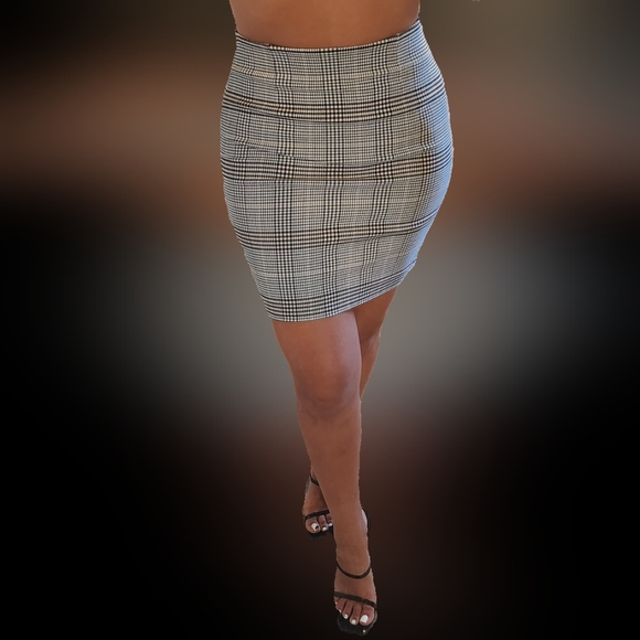 Dynamite Brown/grey/white Plaid mini skirt - Small - Picture 4 of 4